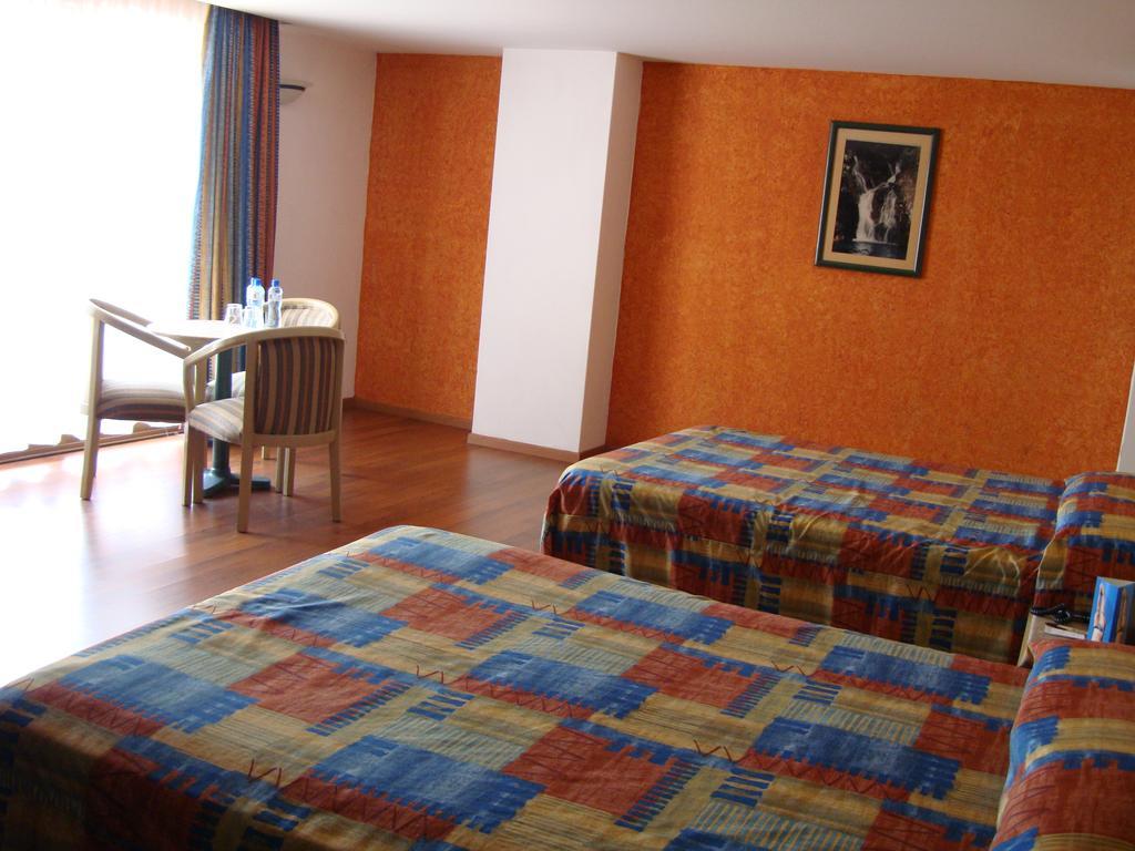 Hotel Cervantes Guadalajara Szoba fotó